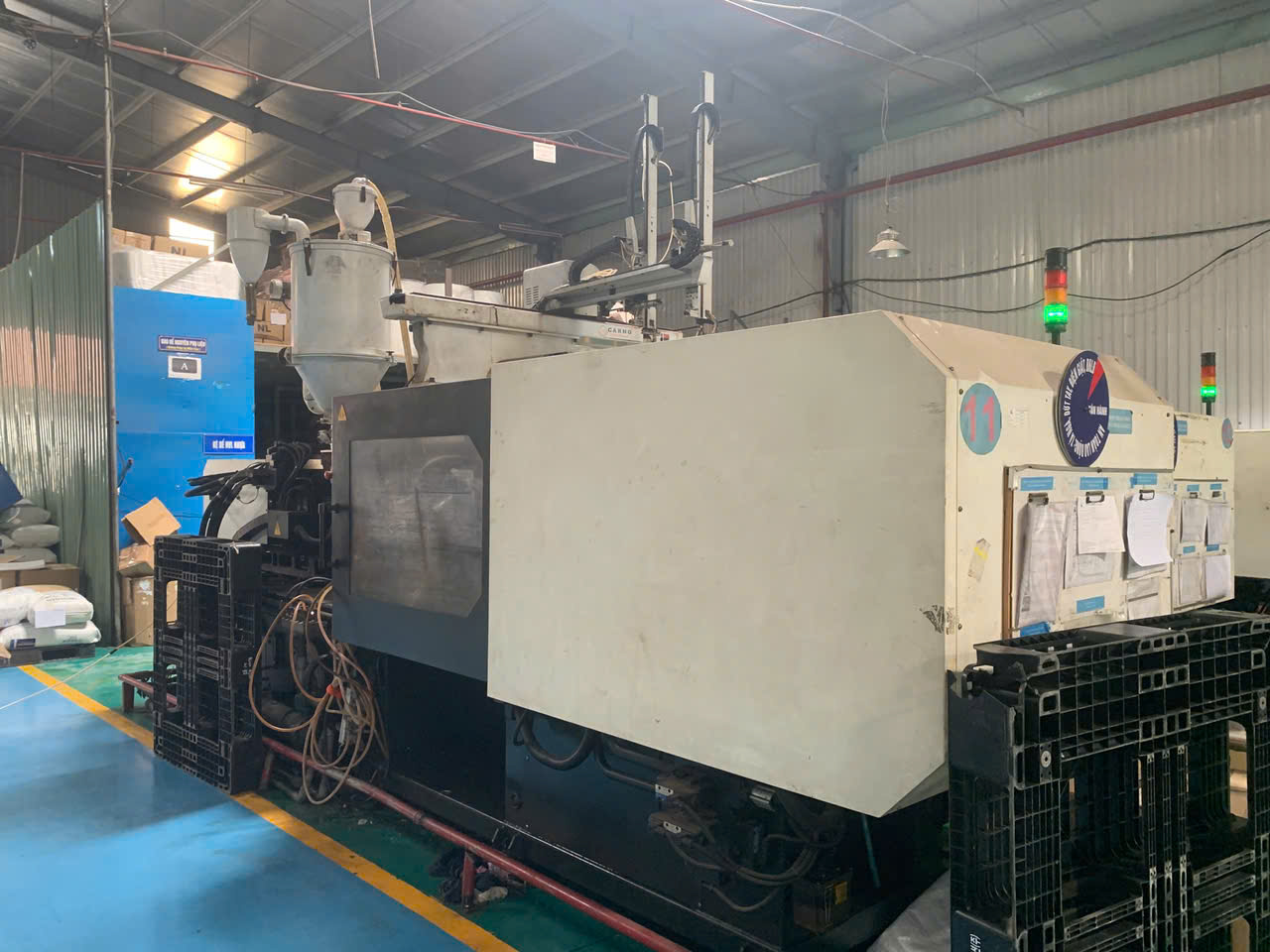 Injection Molding Machine 4 at Nam Lam Mechanical Trading Services Company Limited